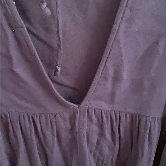 Kimchi Blue V-neck back Top size Medium - Picture 5 of 5